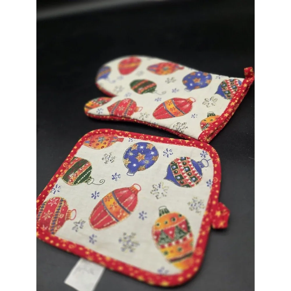 Christmas Ornament Oven Mitt Pot Holder Set